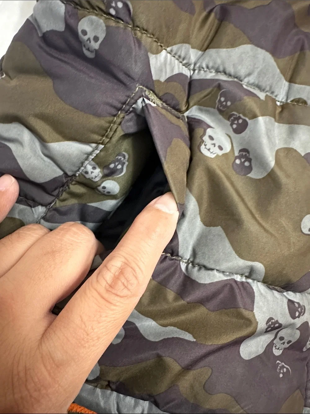Old Navy Camo Skulls Puffer Vest Orange Lined Full Zip Youth Kids Size XS 5